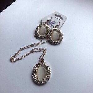 Necklace earring set   